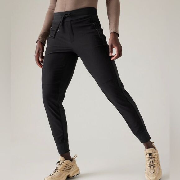 Athleta Pants - NWT Athleta Headlands Hybrid Trek Jogger size 2.